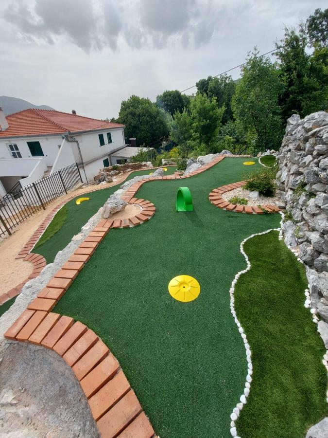 Villa Sagosde With Swimming Pool And Mini Golf Zagvozd Exterior foto