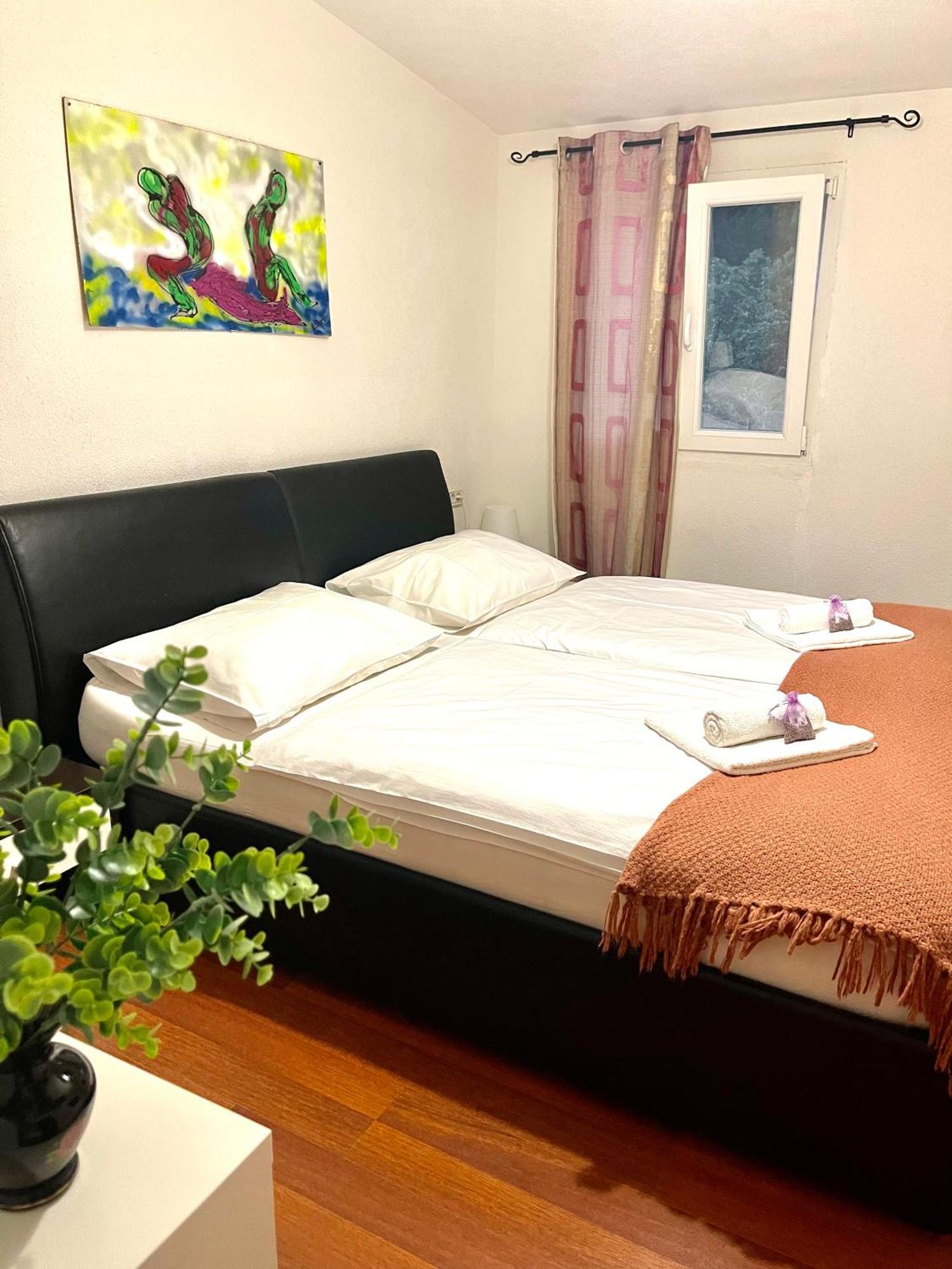 Villa Sagosde With Swimming Pool And Mini Golf Zagvozd Exterior foto
